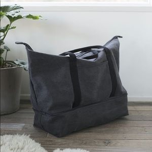 Lo & Sons Catalina Weekender Bag in Dark Grey